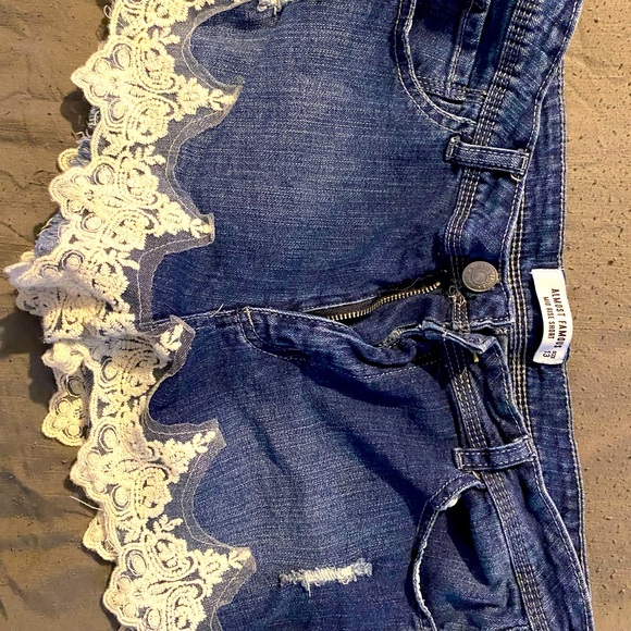 Cute shorts - Picture 1 of 2